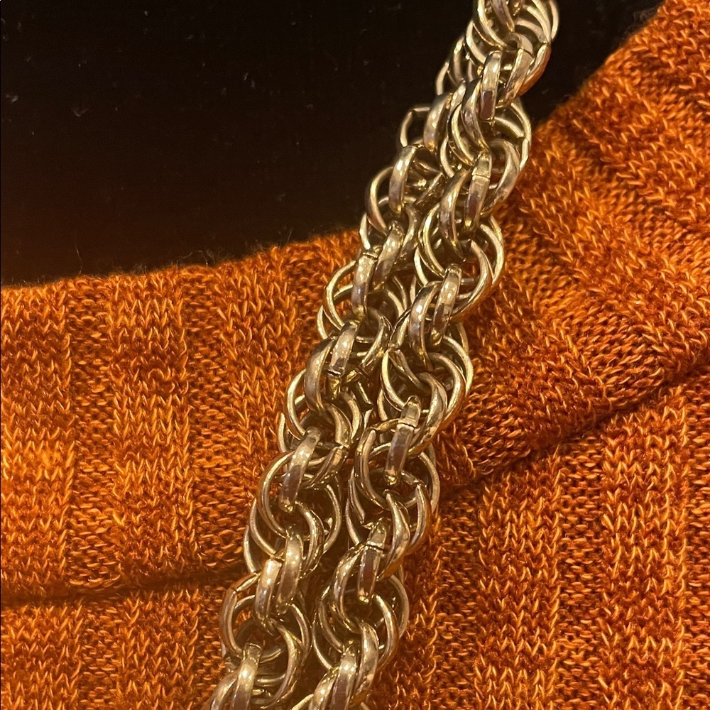 Thick long gold chain necklace - Picture 3 of 3